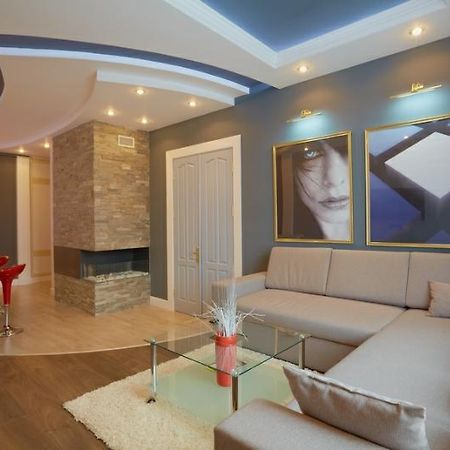 Apartments On Prospekt Svobody 24 리비프 외부 사진